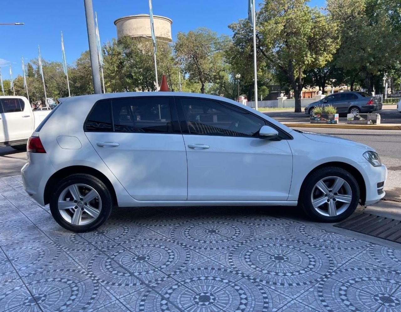 Volkswagen Golf Usado Financiado en Mendoza, deRuedas