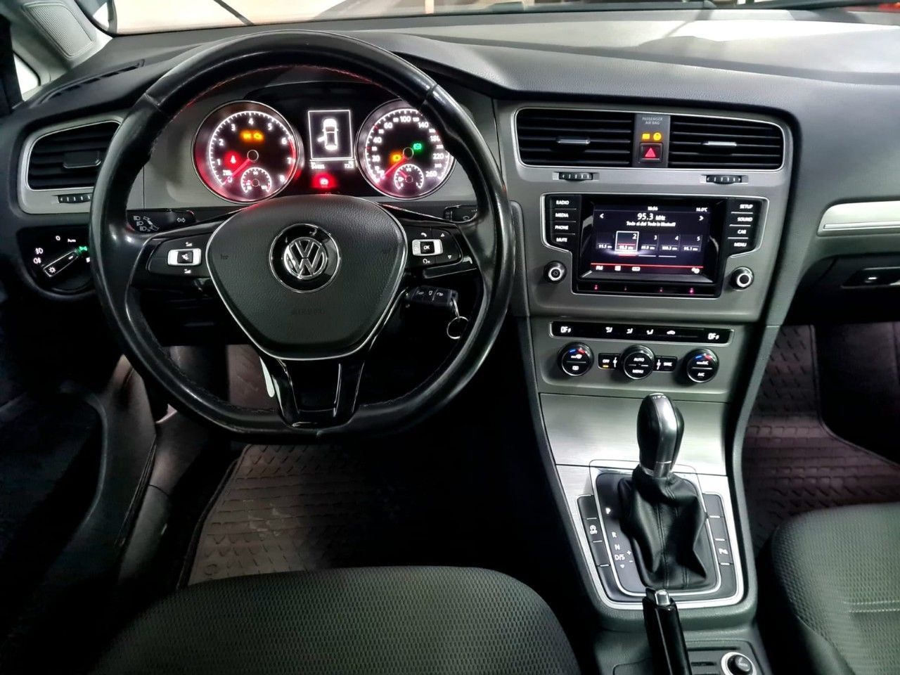 Volkswagen Golf Usado en Mendoza, deRuedas