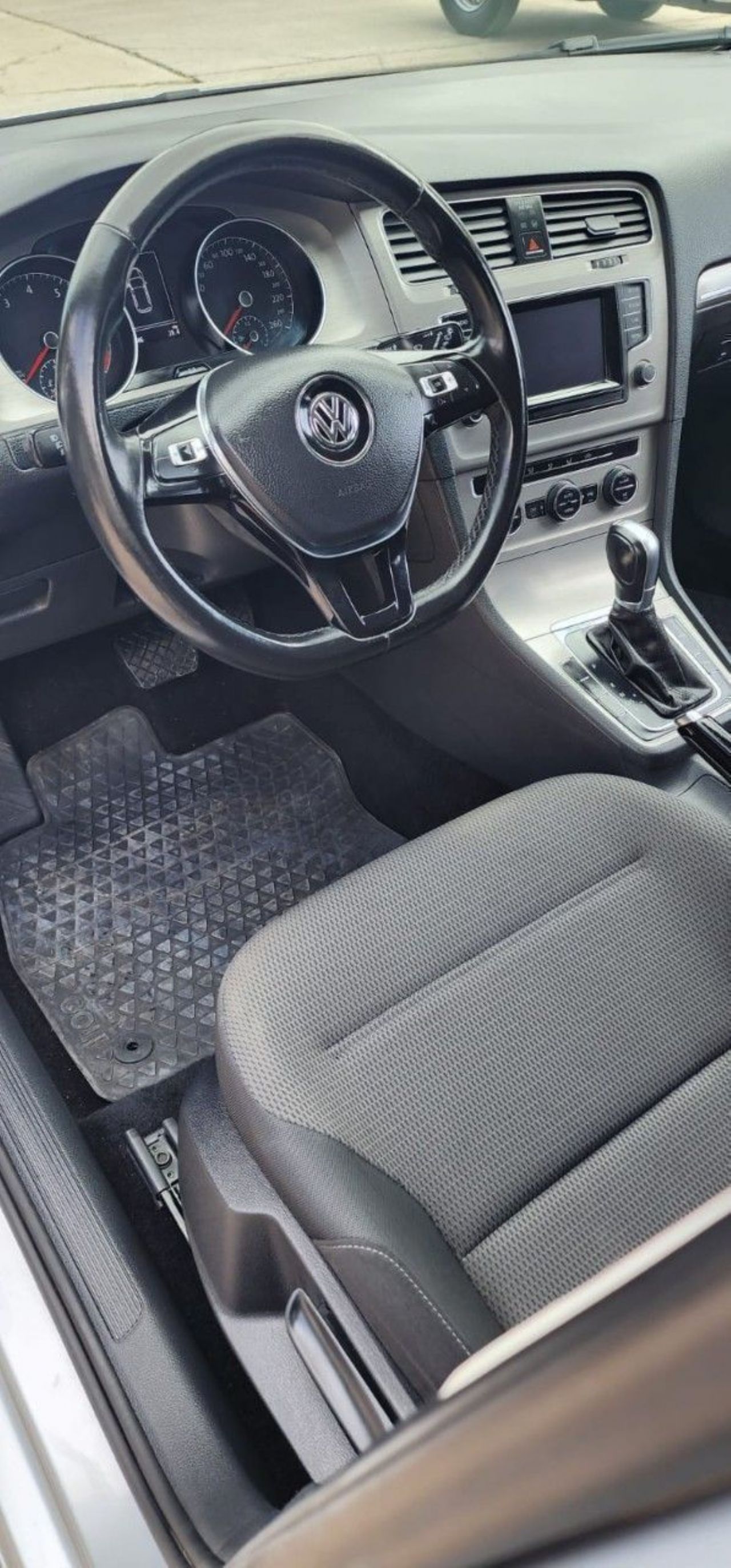 Volkswagen Golf Usado en Mendoza, deRuedas