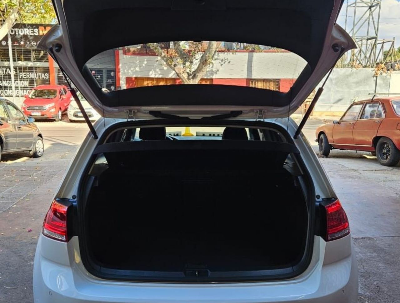 Volkswagen Golf Usado en Mendoza, deRuedas