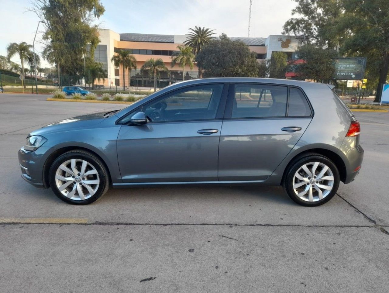 Volkswagen Golf Usado en Córdoba, deRuedas