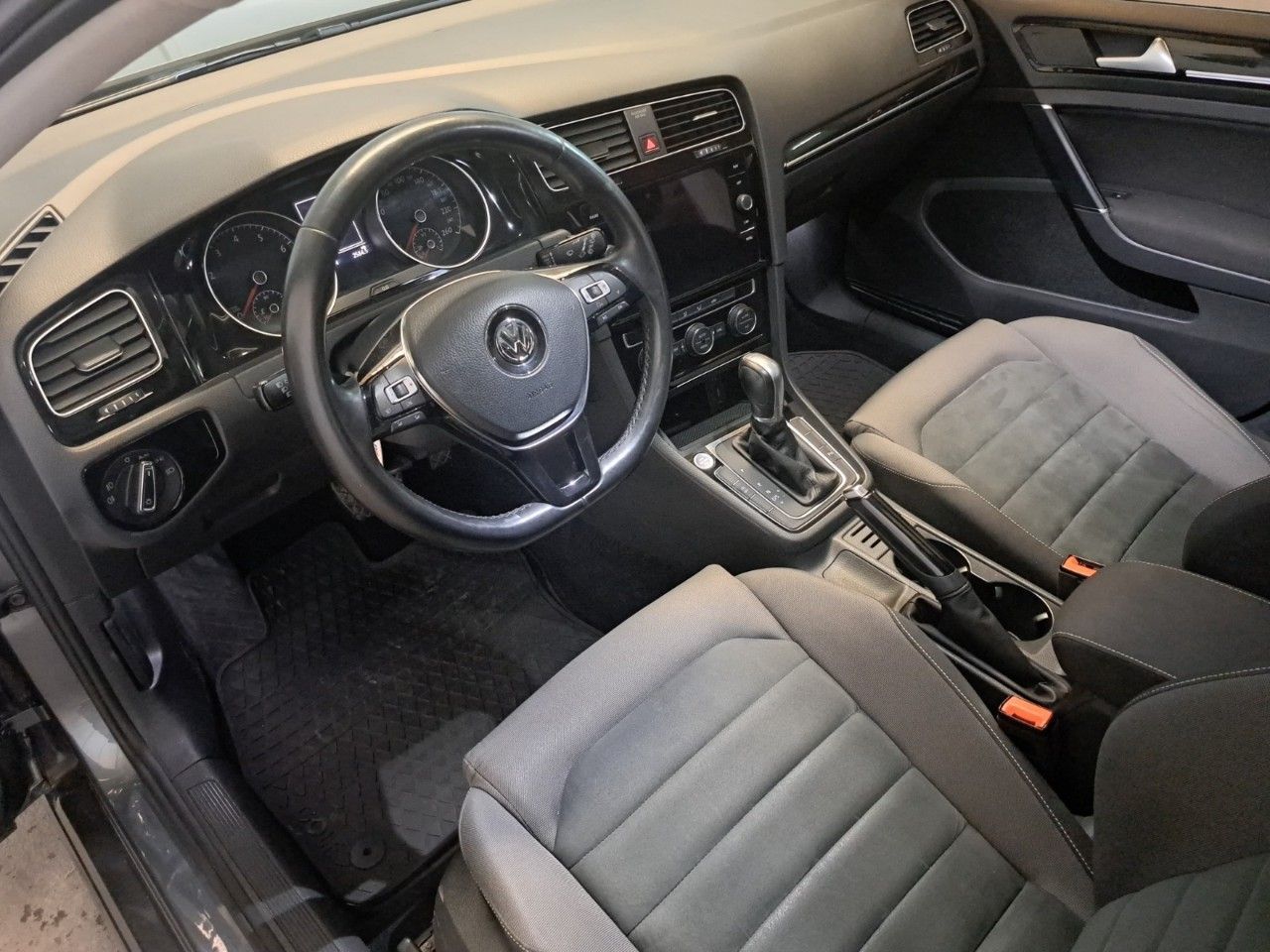 Volkswagen Golf Usado Financiado en Mendoza, deRuedas