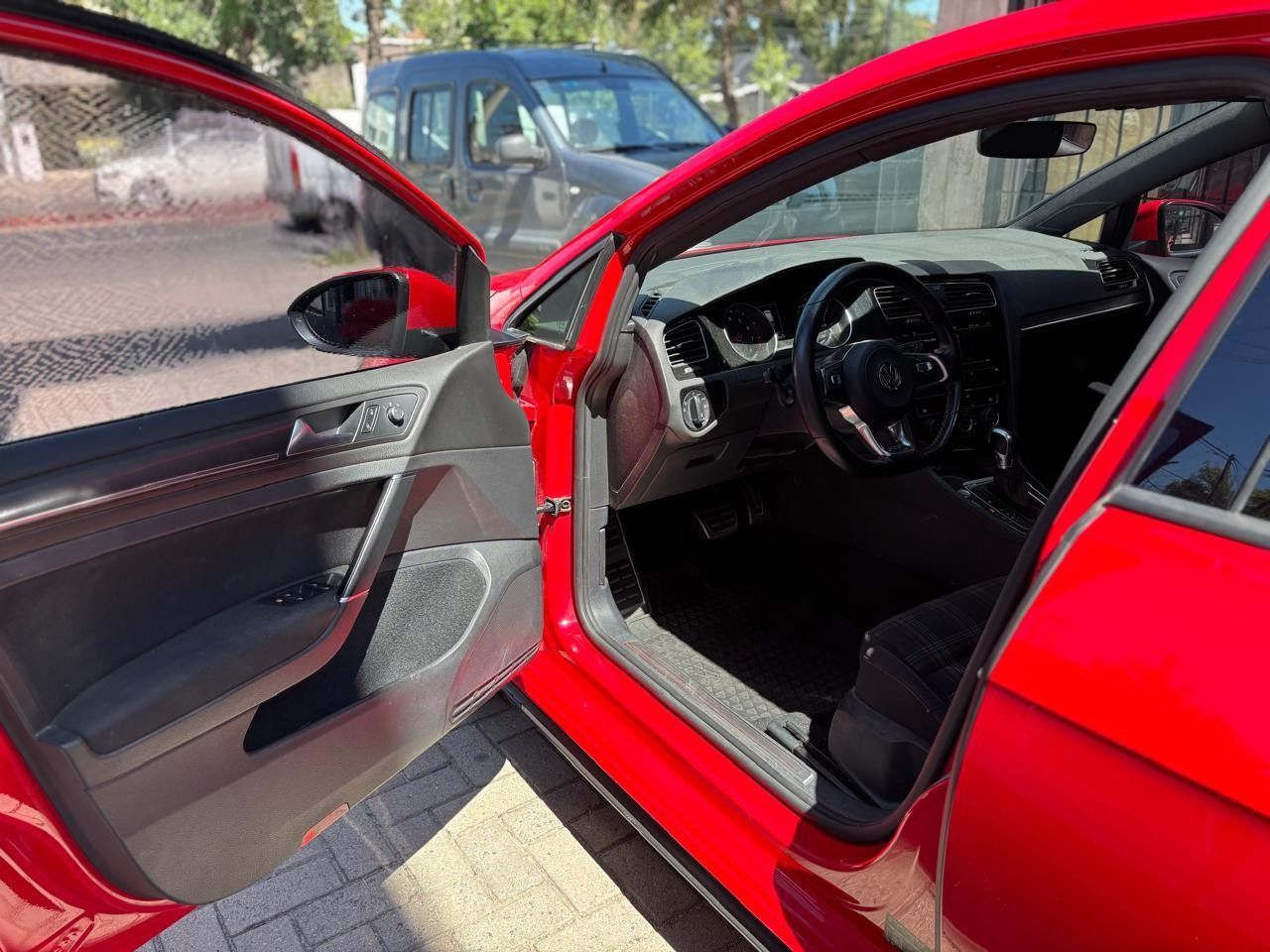 Volkswagen Golf Usado en Córdoba, deRuedas