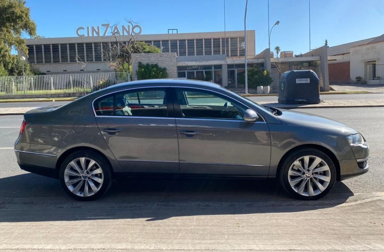 Volkswagen Passat Usado en San Juan, deRuedas