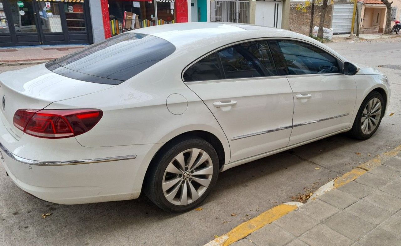 Volkswagen Passat Usado en Córdoba, deRuedas