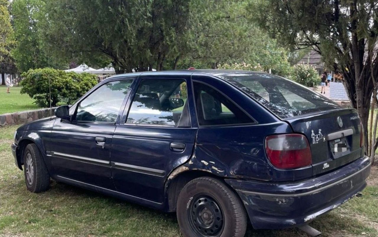 Volkswagen Pointer Usado en Mendoza, deRuedas