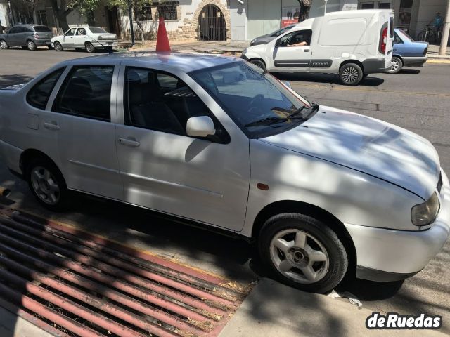 Volkswagen Polo Usado en Mendoza, deRuedas