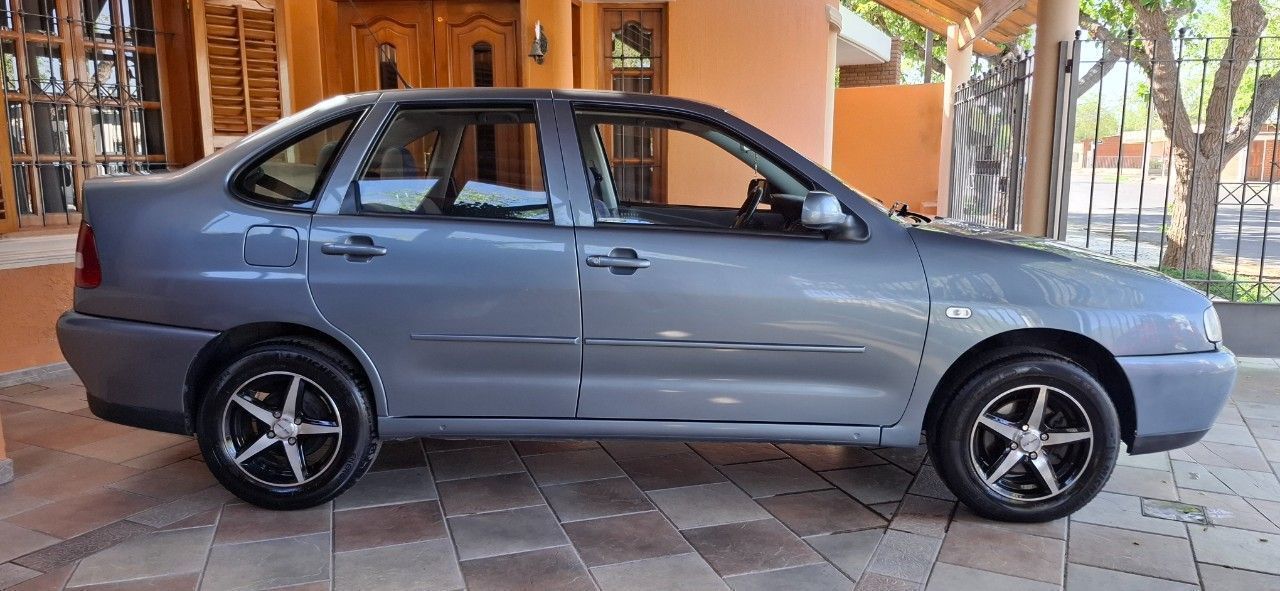 Volkswagen Polo Usado en San Juan, deRuedas