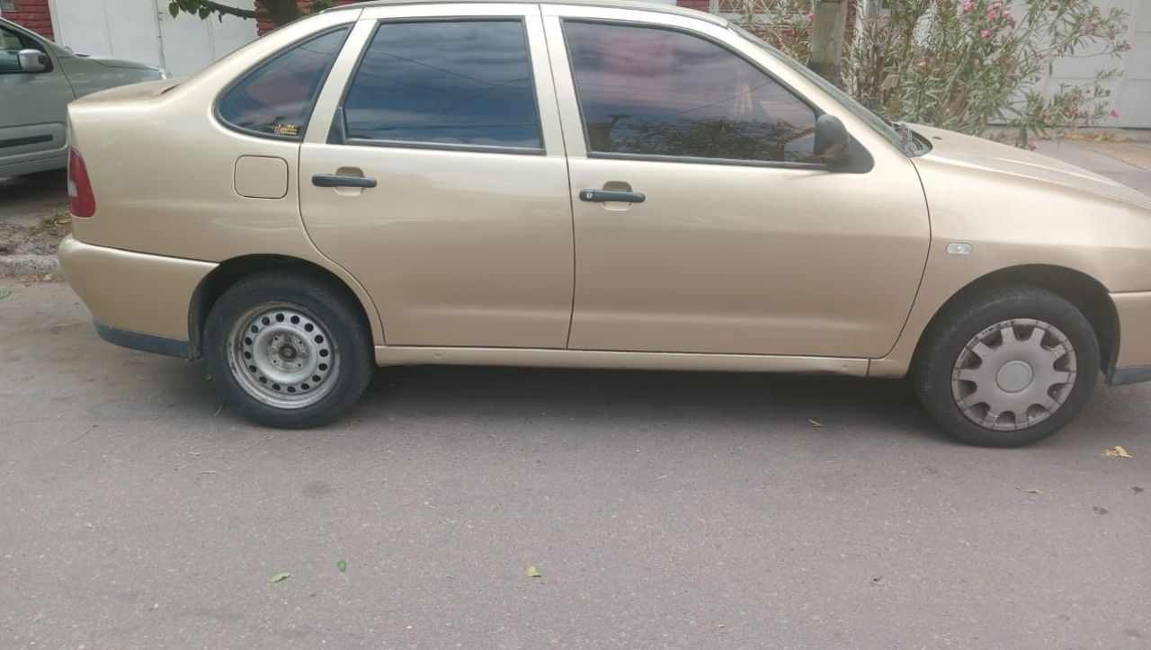 Volkswagen Polo Usado en Mendoza, deRuedas