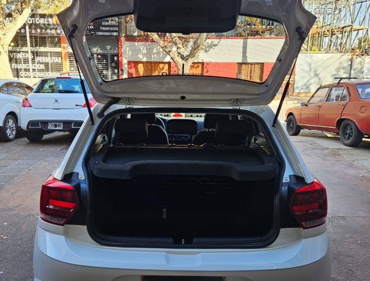 Volkswagen Polo Usado en Mendoza, deRuedas