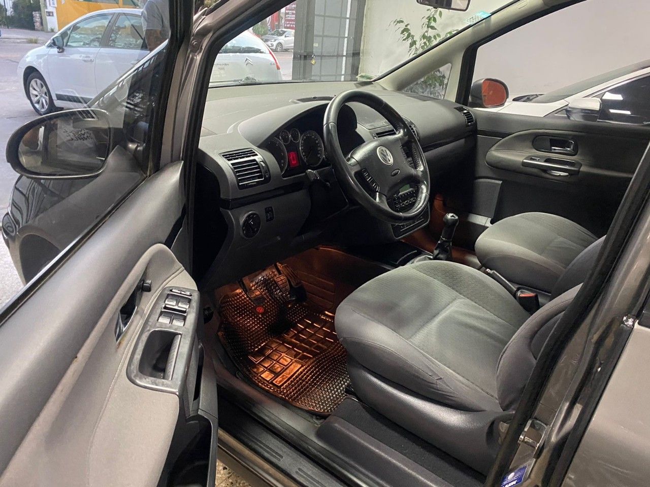 Volkswagen Sharan Usado en Córdoba, deRuedas