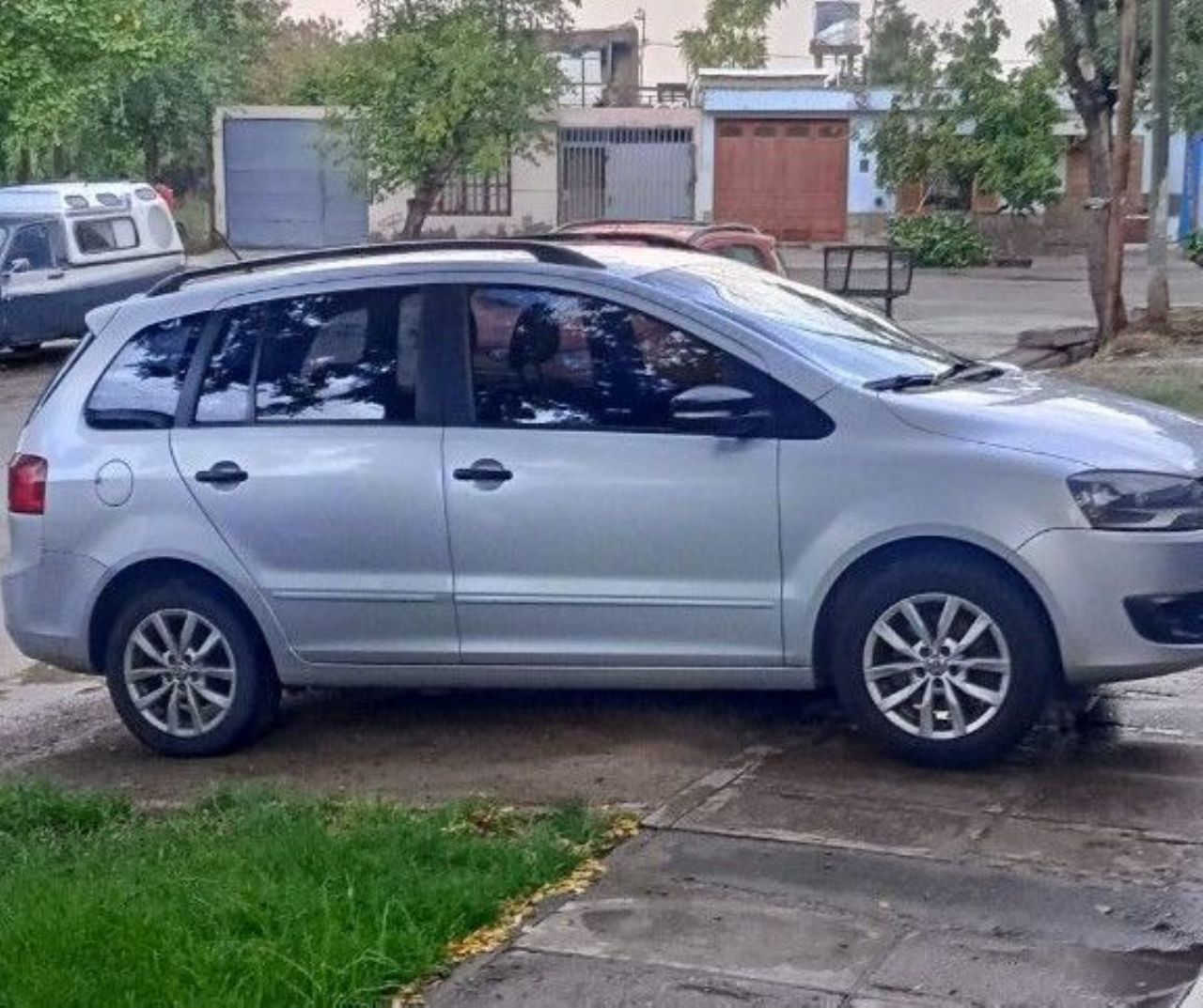 Volkswagen Suran Usado en Mendoza, deRuedas