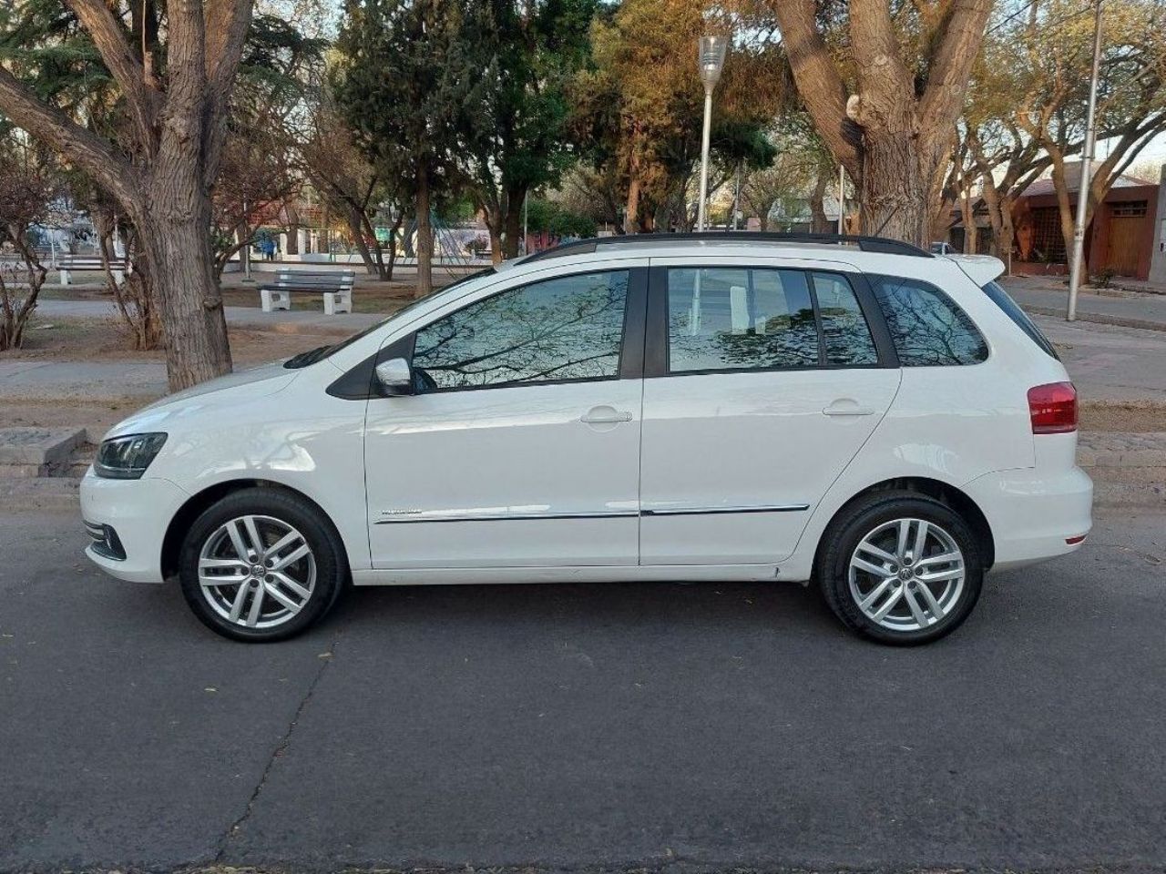 Volkswagen Suran Usado en Mendoza, deRuedas