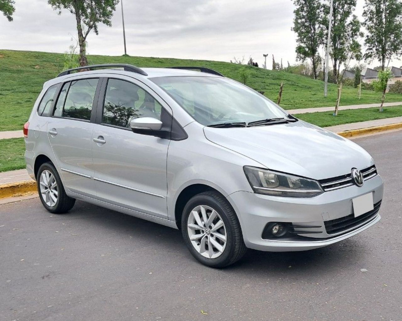 Volkswagen Suran Usado Financiado en Mendoza, deRuedas