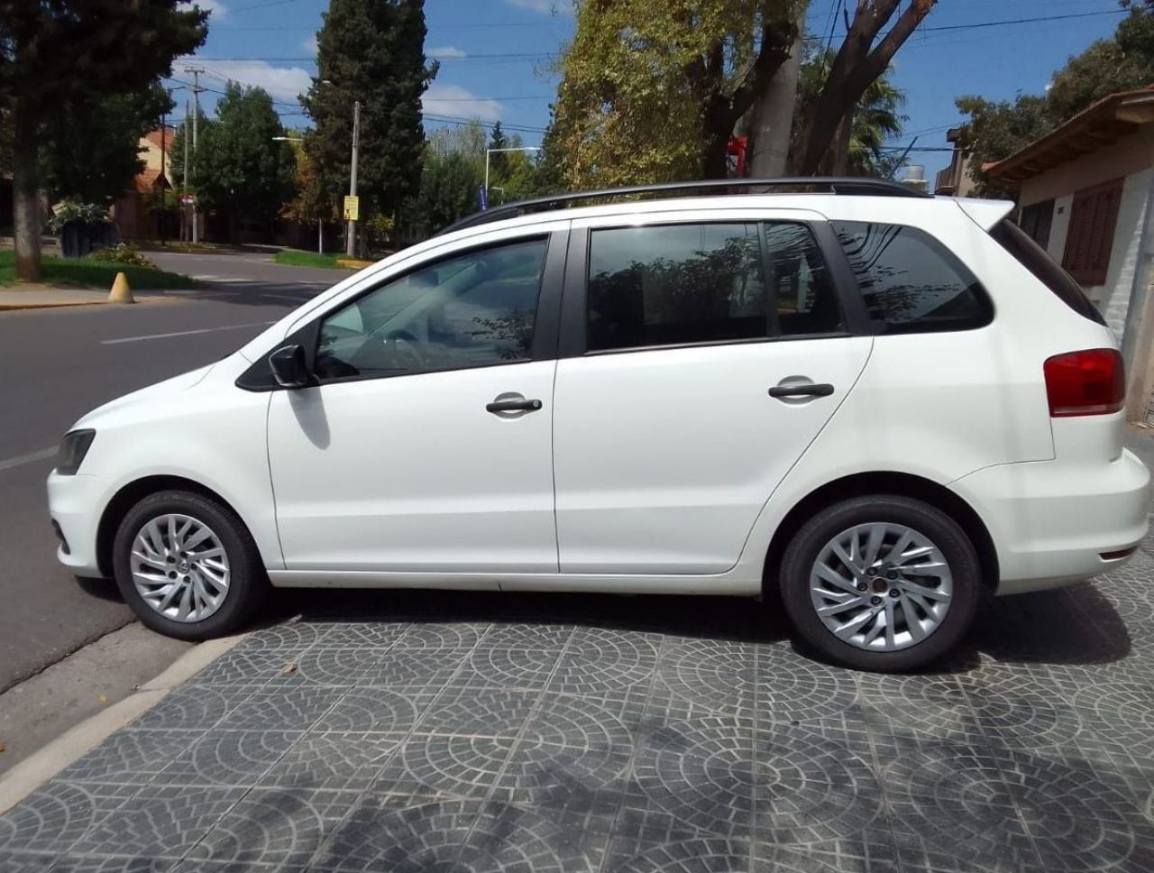 Volkswagen Suran Usado en Mendoza, deRuedas