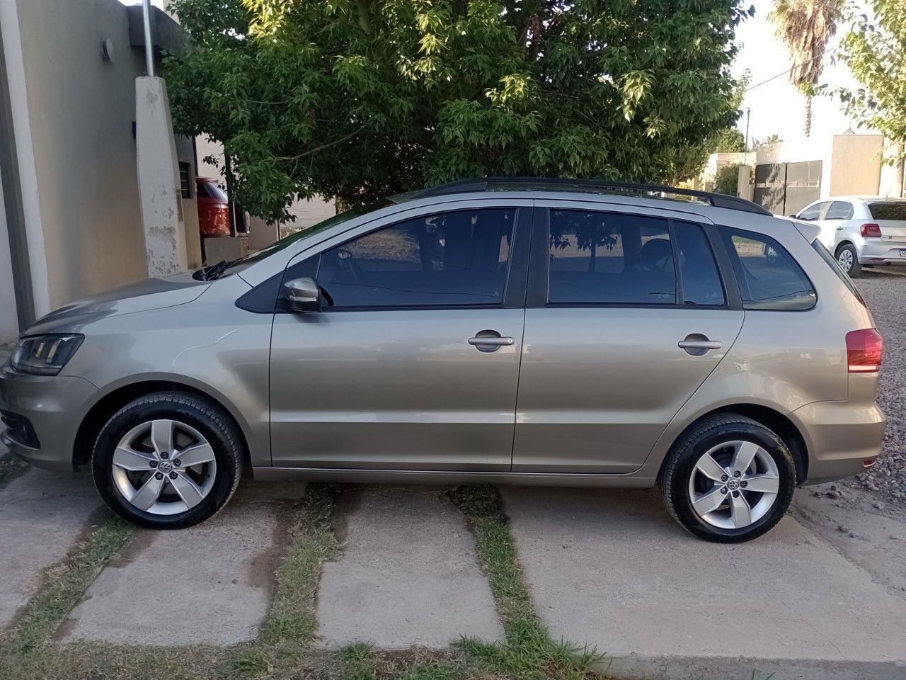 Volkswagen Suran Usado en Mendoza, deRuedas