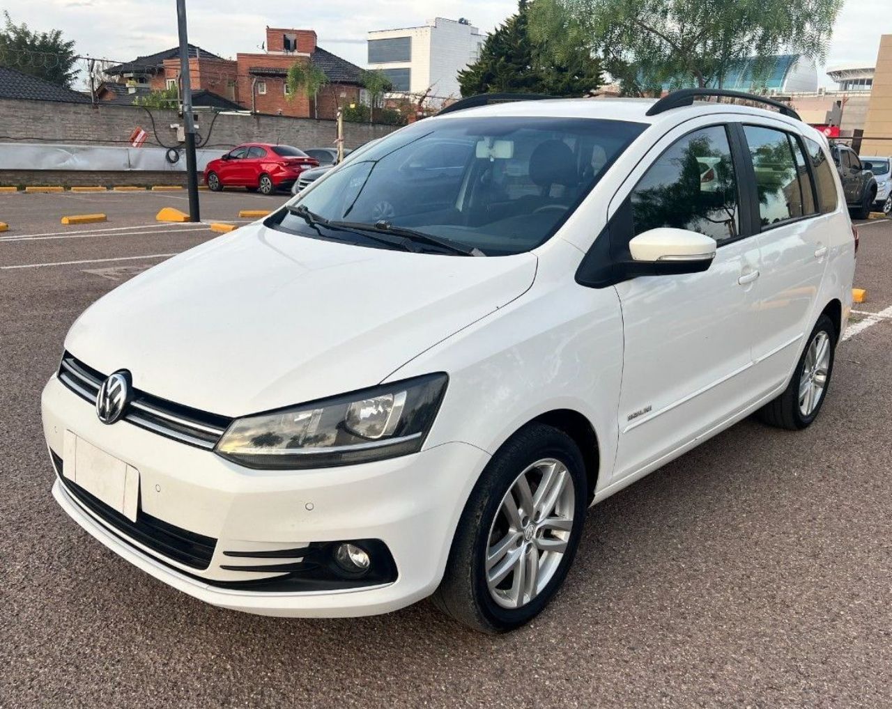 Volkswagen Suran Usado Financiado en Mendoza, deRuedas