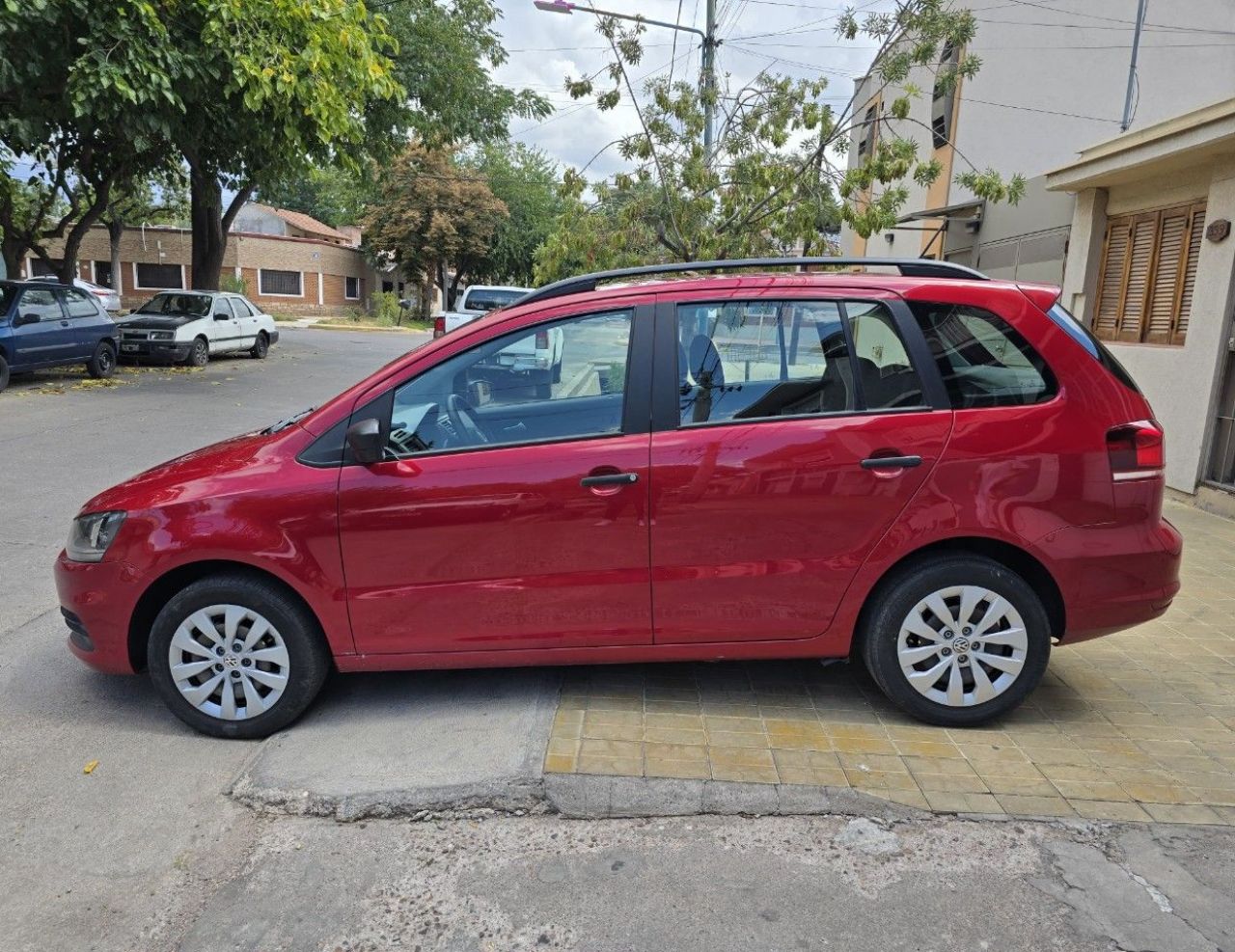Volkswagen Suran Usado Financiado en Mendoza, deRuedas