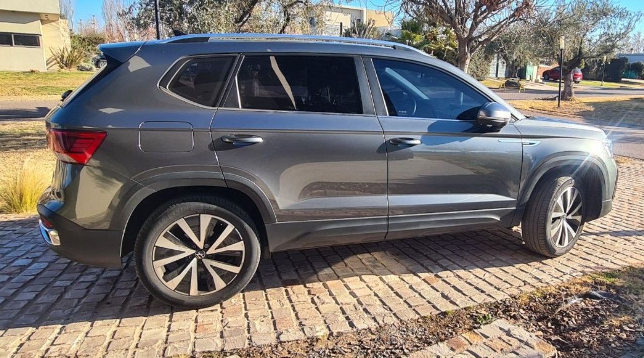 Volkswagen Taos Usado en Mendoza, deRuedas