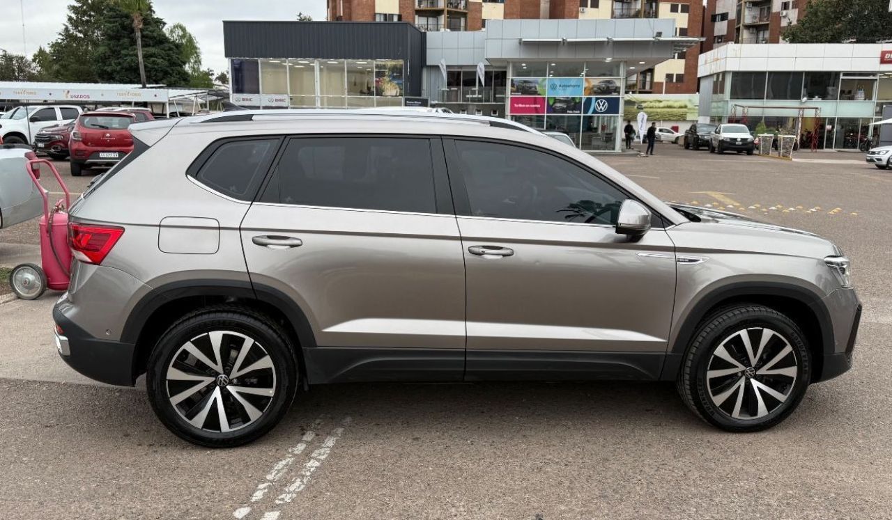 Volkswagen Taos Usado en Mendoza, deRuedas