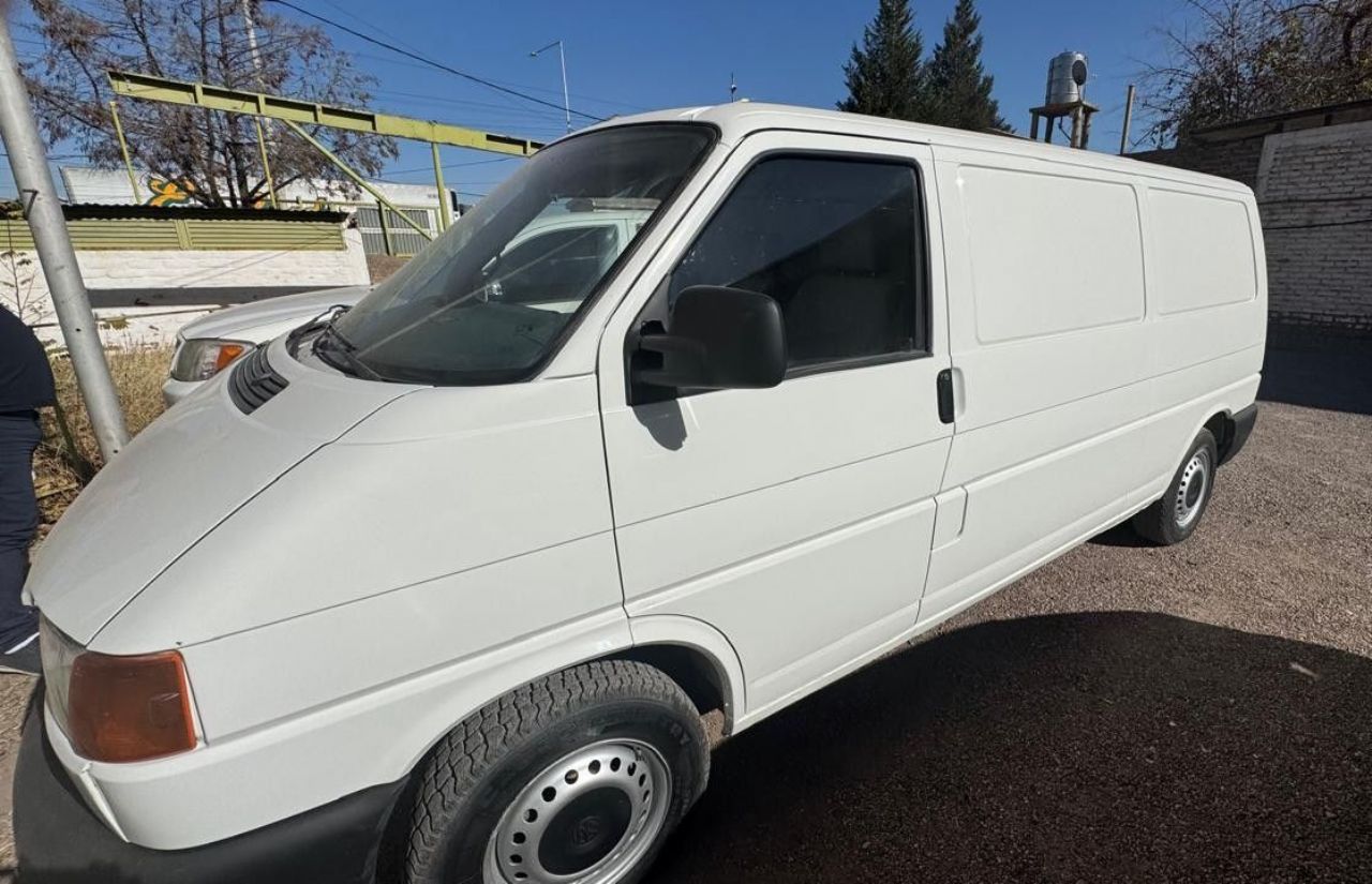 Volkswagen Transporter Usada en Mendoza, deRuedas