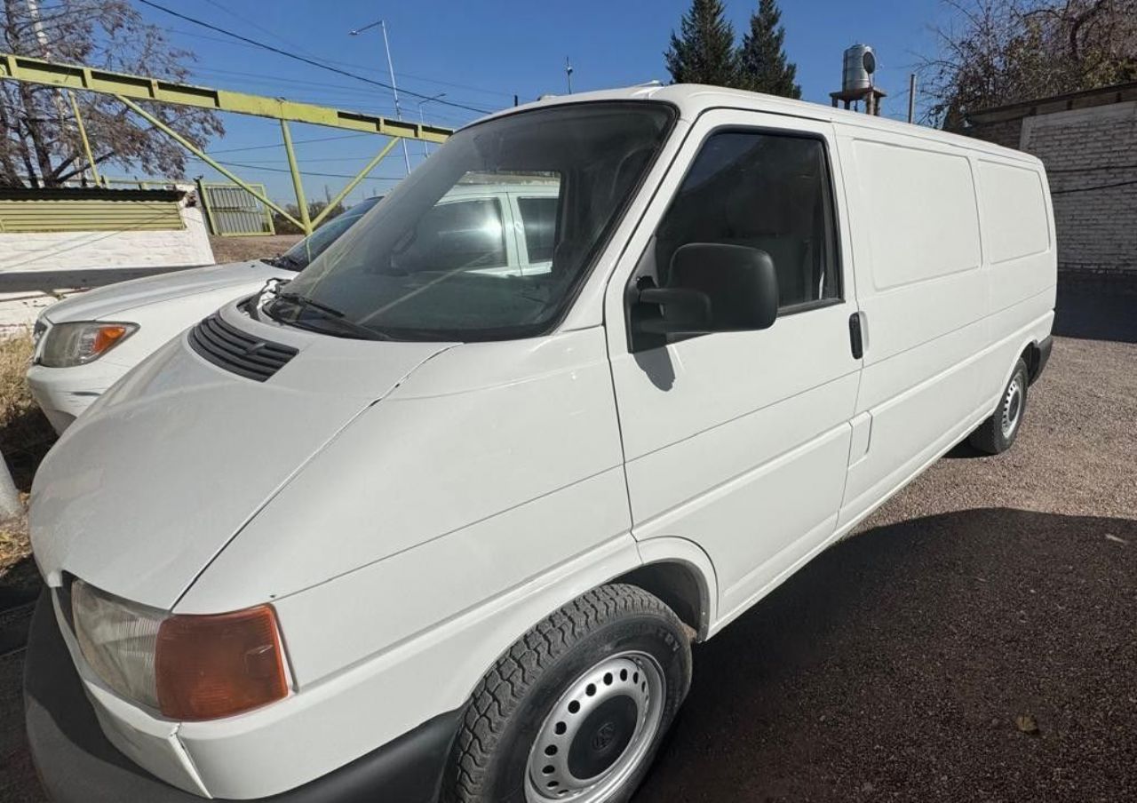 Volkswagen Transporter Usada en Mendoza, deRuedas