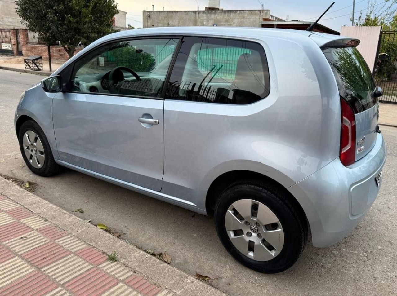 Volkswagen UP Usado Financiado en Córdoba, deRuedas