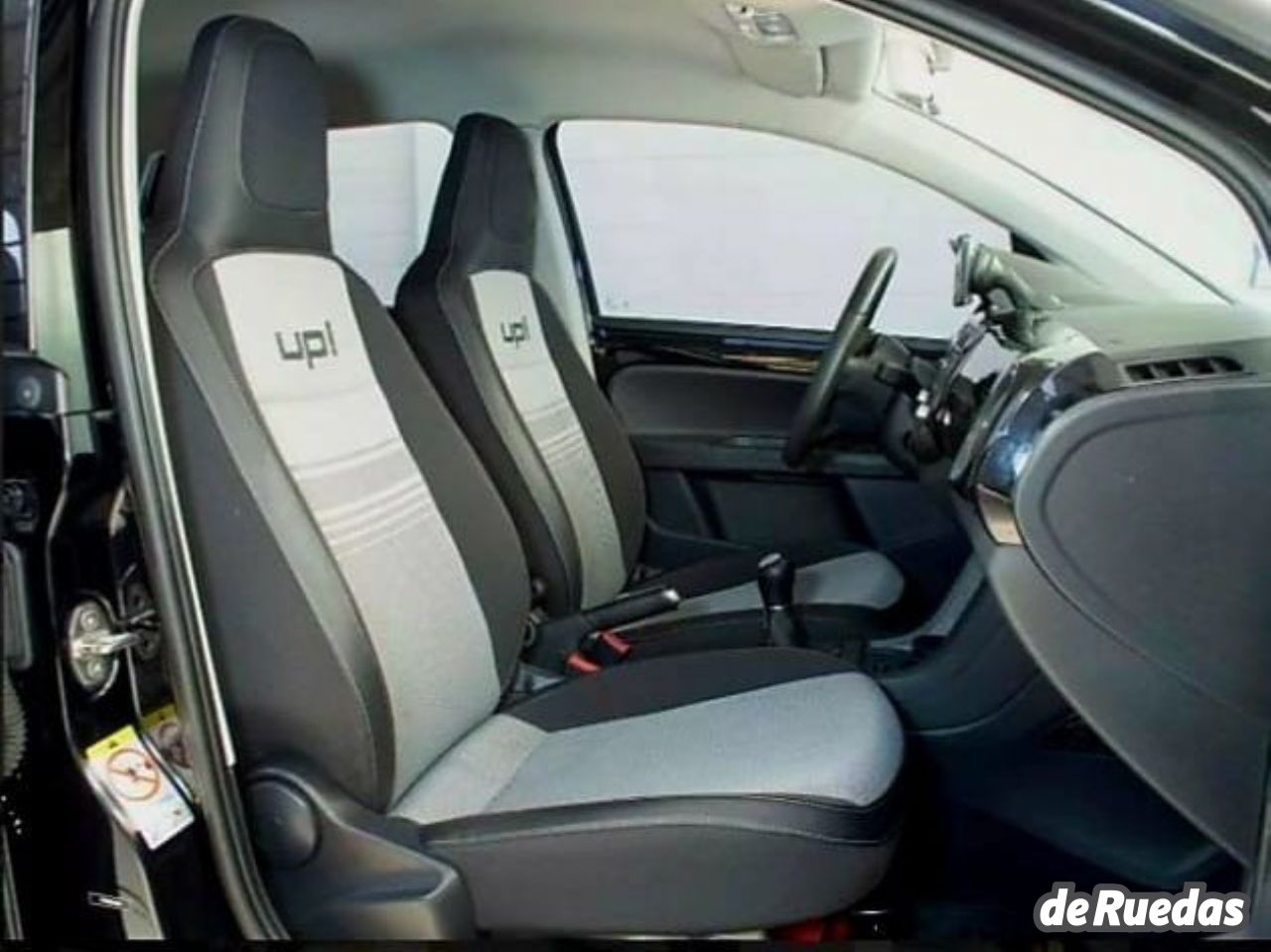 Volkswagen UP Usado en Córdoba, deRuedas