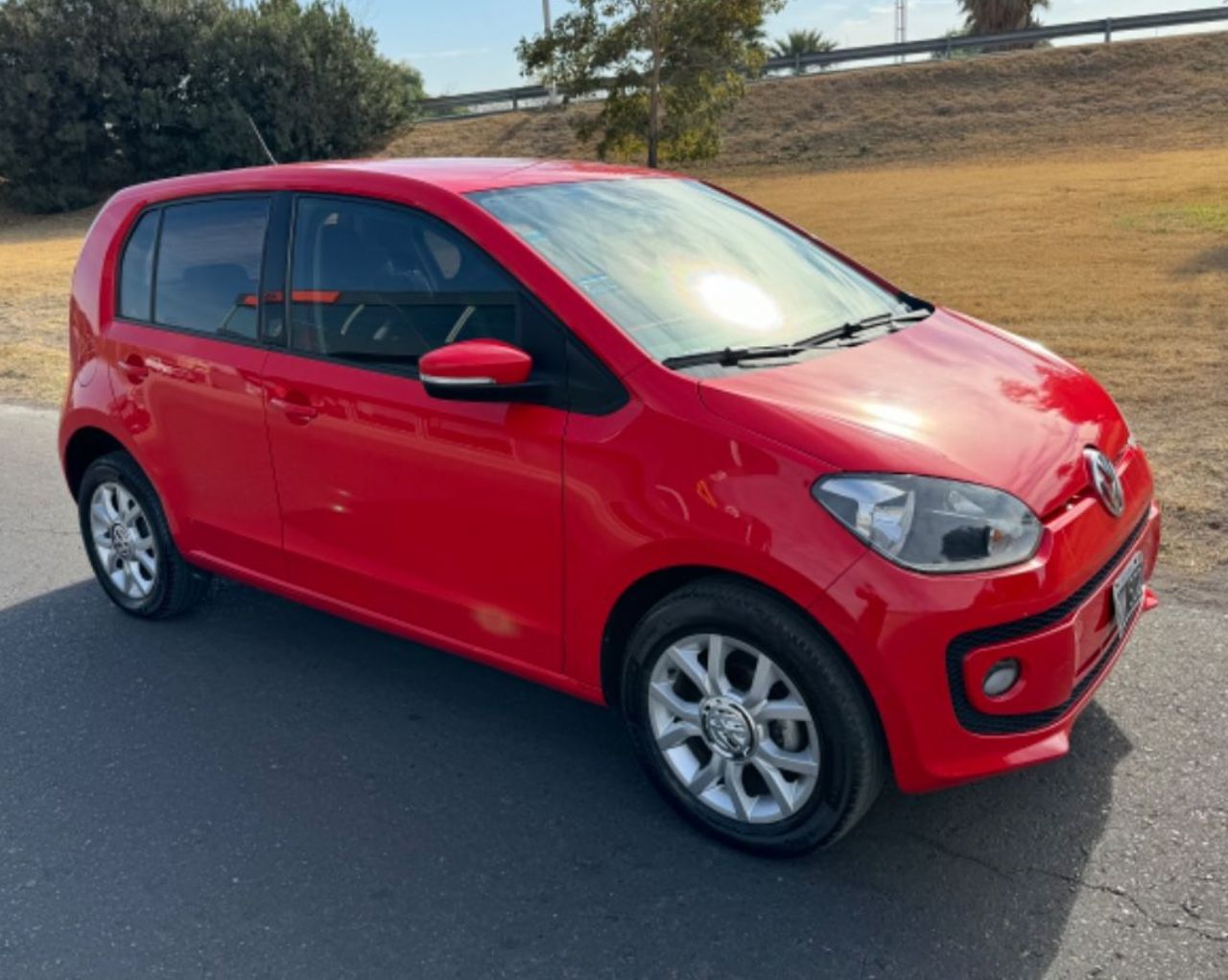 Volkswagen UP Usado Financiado en San Juan, deRuedas