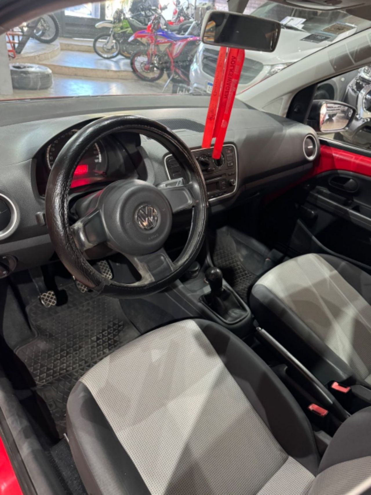 Volkswagen UP Usado Financiado en San Juan, deRuedas