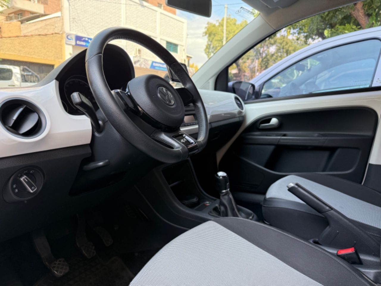 Volkswagen UP Usado en Mendoza, deRuedas