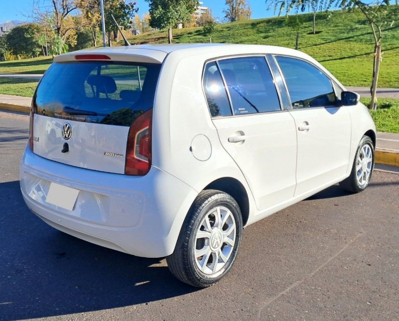 Volkswagen UP Usado Financiado en Mendoza, deRuedas