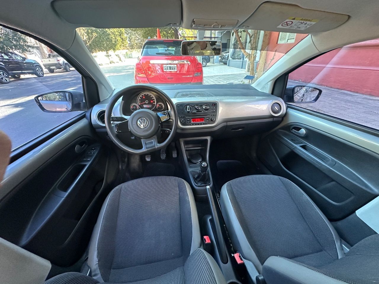 Volkswagen UP Usado Financiado en Córdoba, deRuedas
