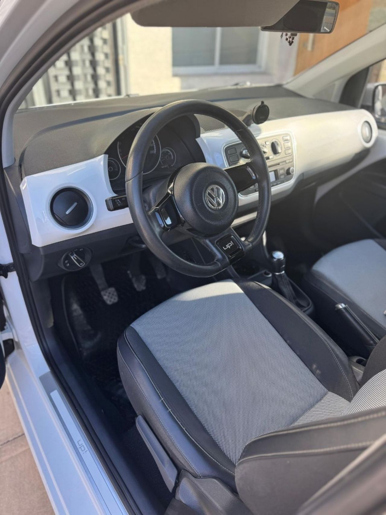Volkswagen UP Usado en Mendoza, deRuedas