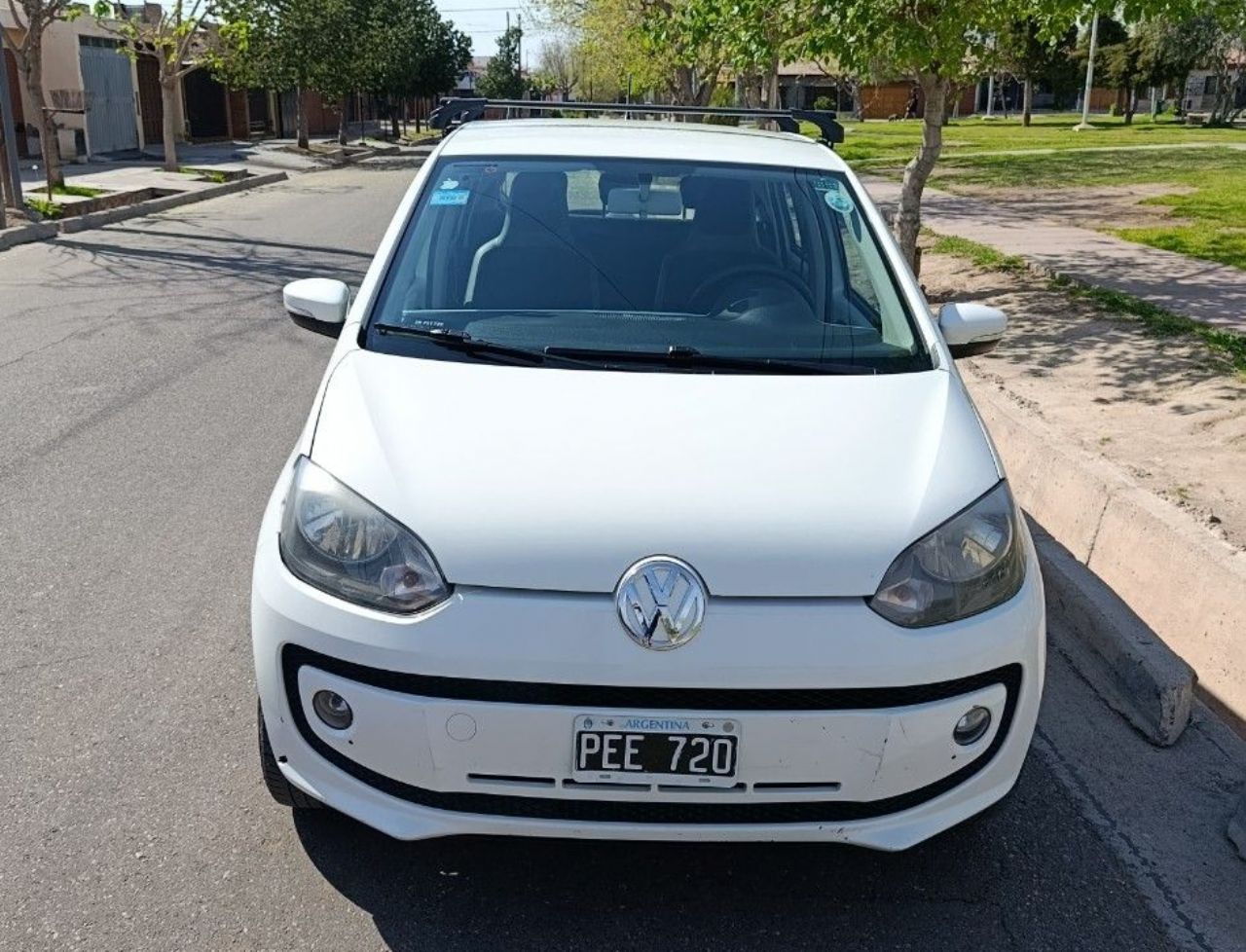 Volkswagen UP Usado Financiado en Mendoza, deRuedas