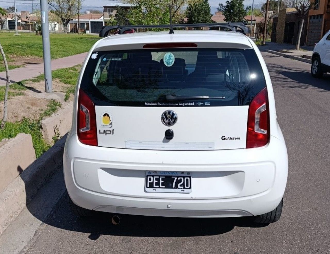 Volkswagen UP Usado Financiado en Mendoza, deRuedas