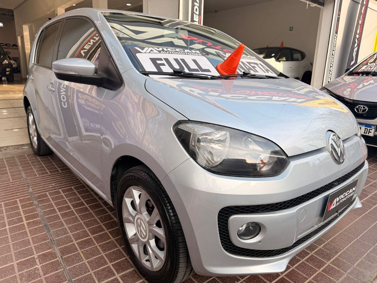 Volkswagen UP Usado Financiado en Mendoza, deRuedas