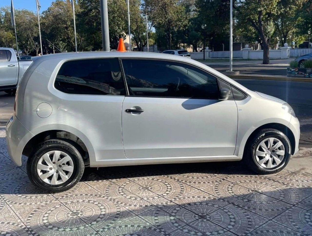 Volkswagen UP Usado en Mendoza, deRuedas