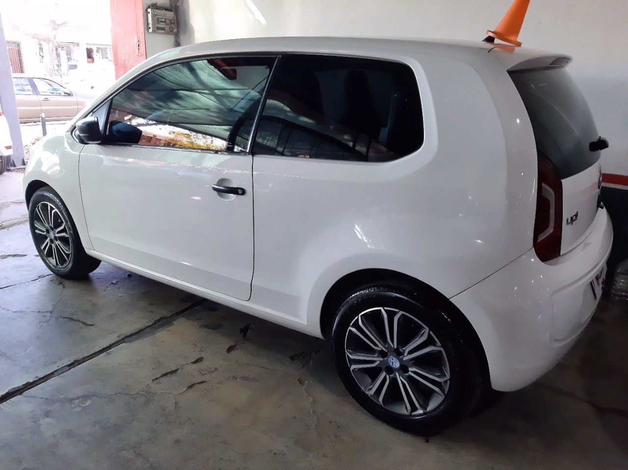 Volkswagen UP Usado Financiado en Mendoza, deRuedas