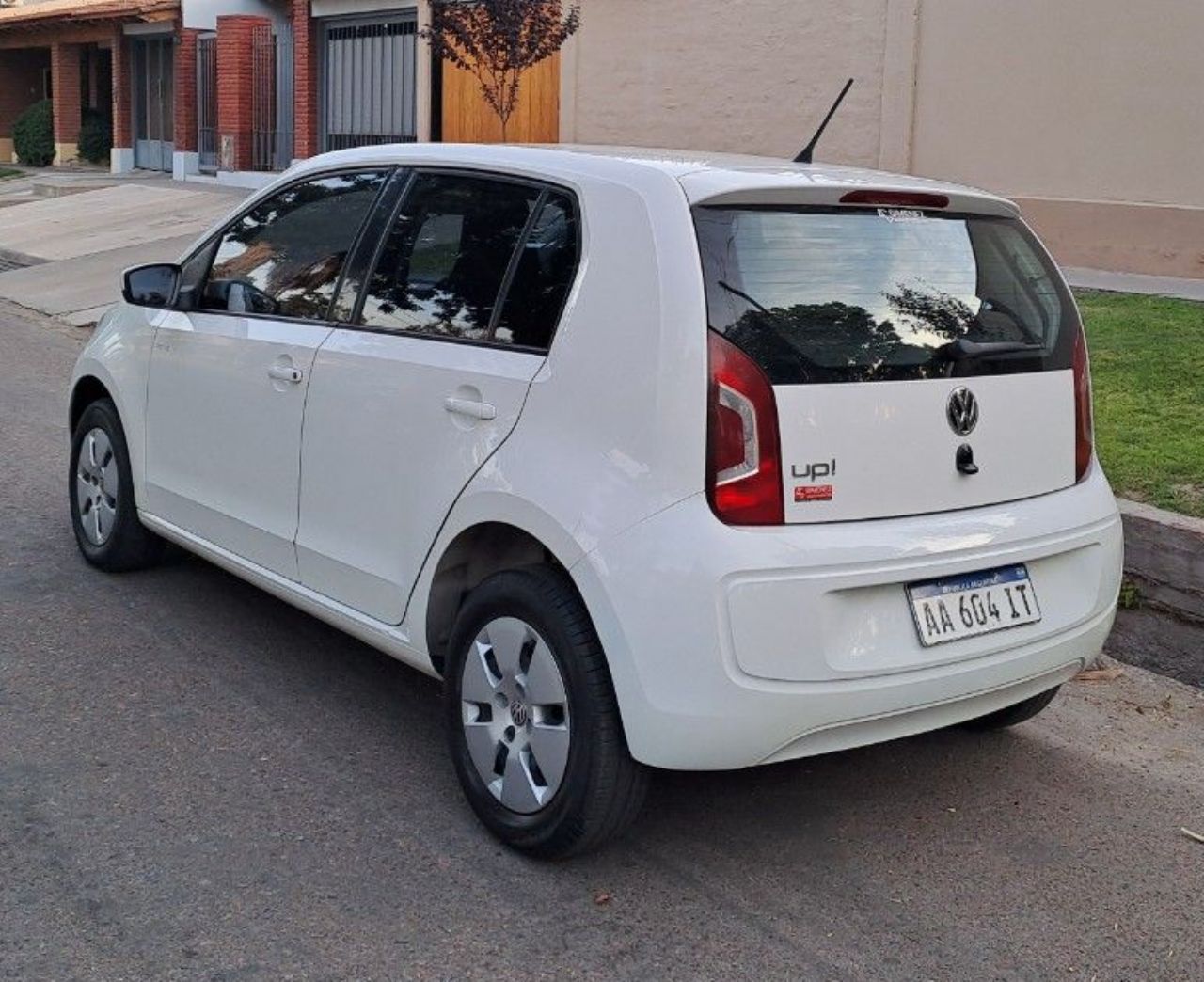 Volkswagen UP Usado en Mendoza, deRuedas