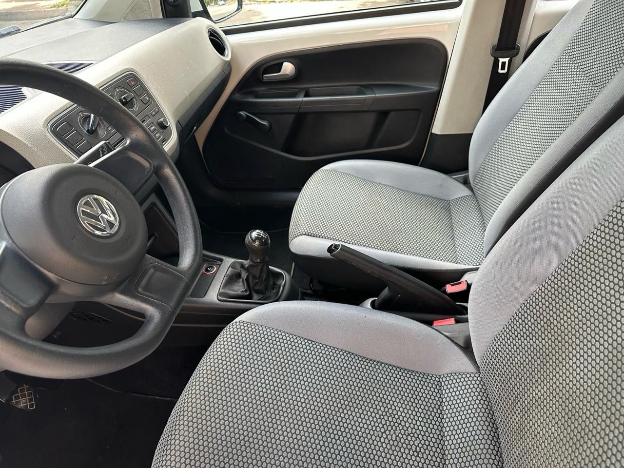 Volkswagen UP Usado Financiado en Córdoba, deRuedas