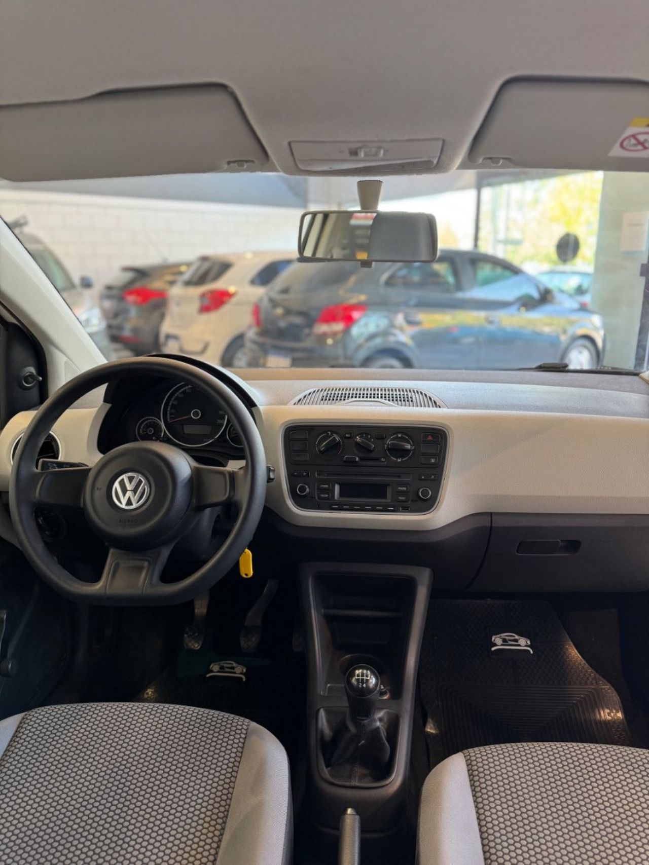 Volkswagen UP Usado Financiado en Córdoba, deRuedas