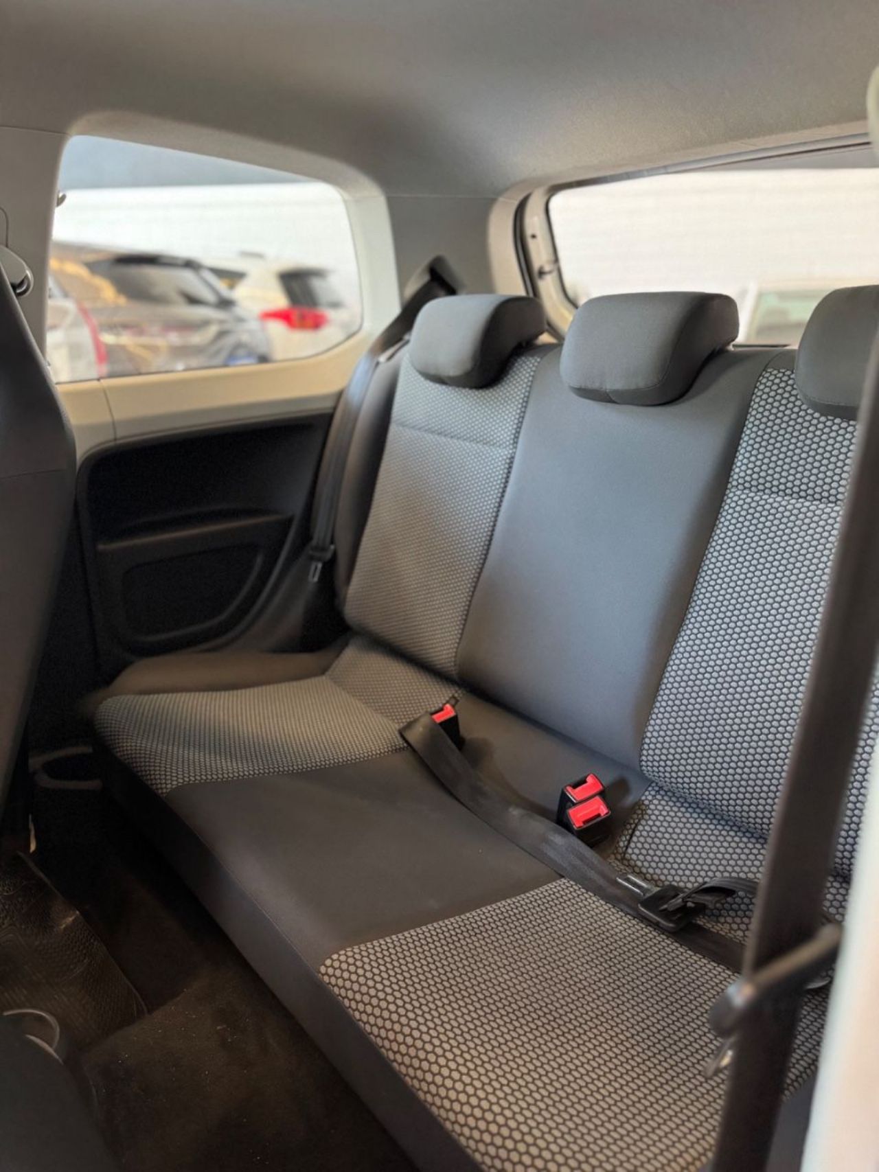 Volkswagen UP Usado Financiado en Córdoba, deRuedas
