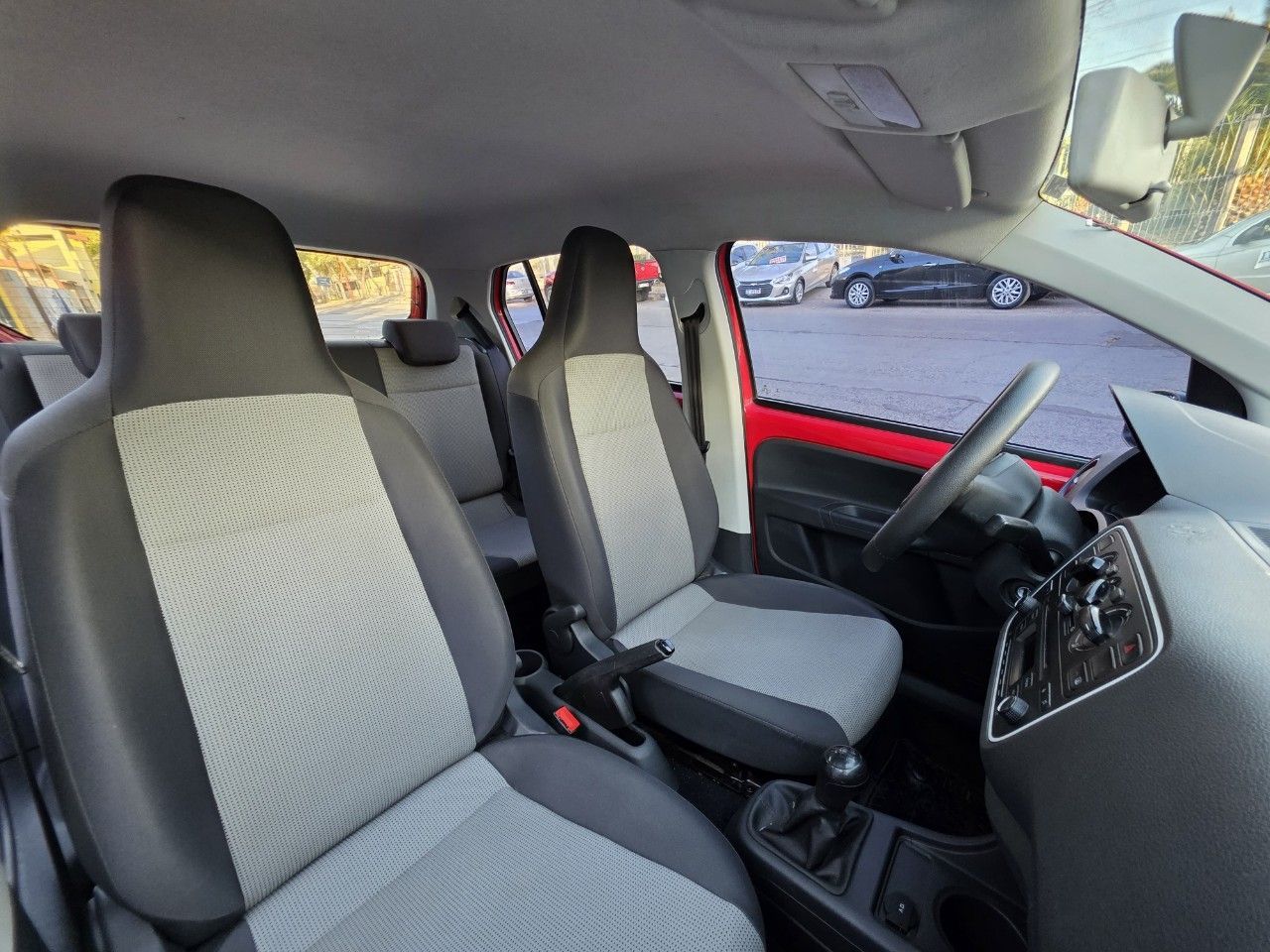 Volkswagen UP Usado Financiado en Mendoza, deRuedas