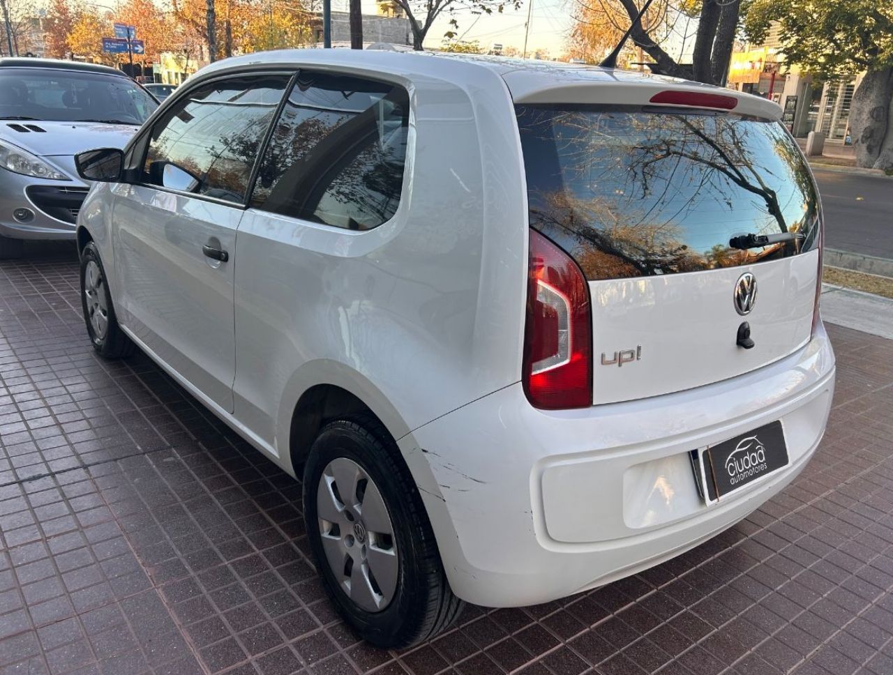 Volkswagen UP Usado Financiado en Mendoza, deRuedas