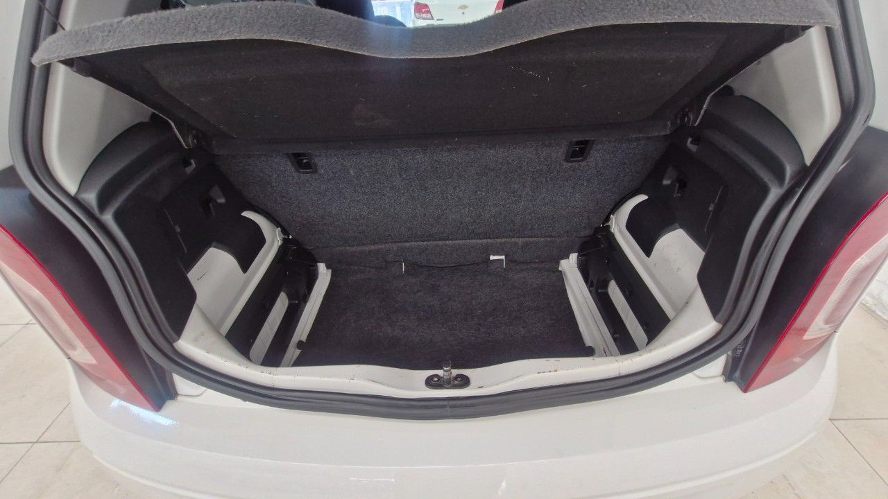 Volkswagen UP Usado Financiado en Mendoza, deRuedas