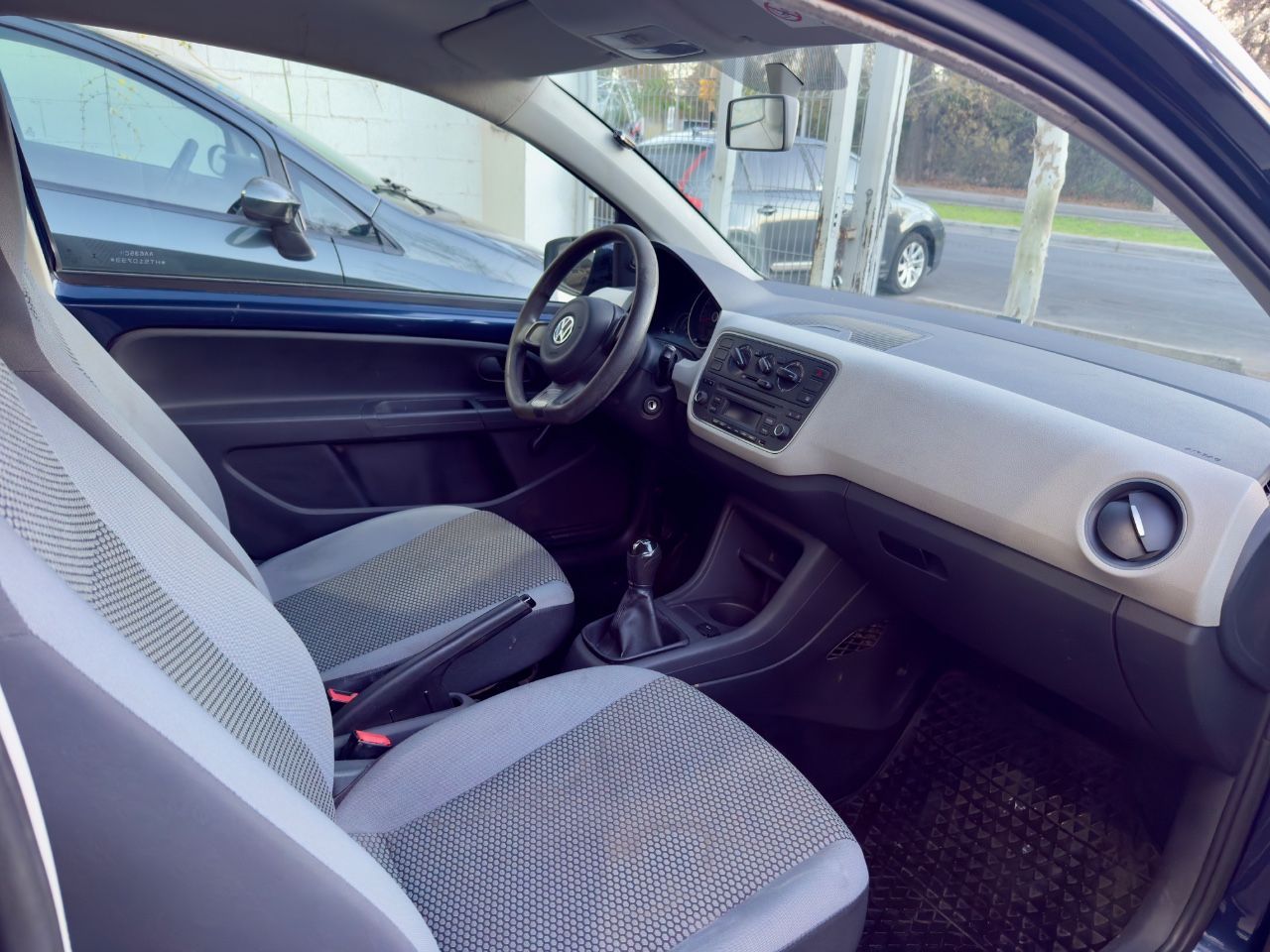Volkswagen UP Usado Financiado en Mendoza, deRuedas