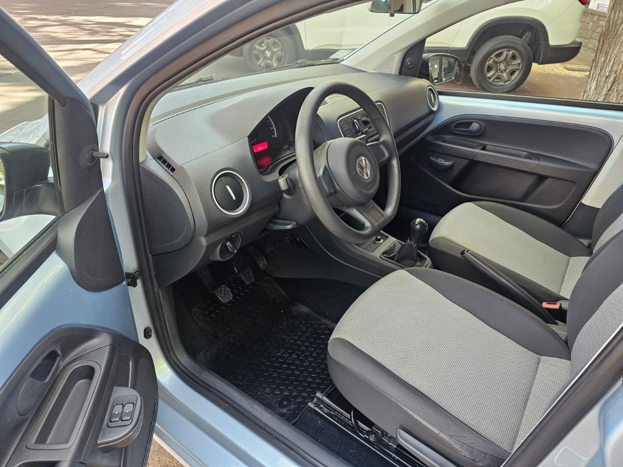 Volkswagen UP Usado Financiado en Mendoza, deRuedas