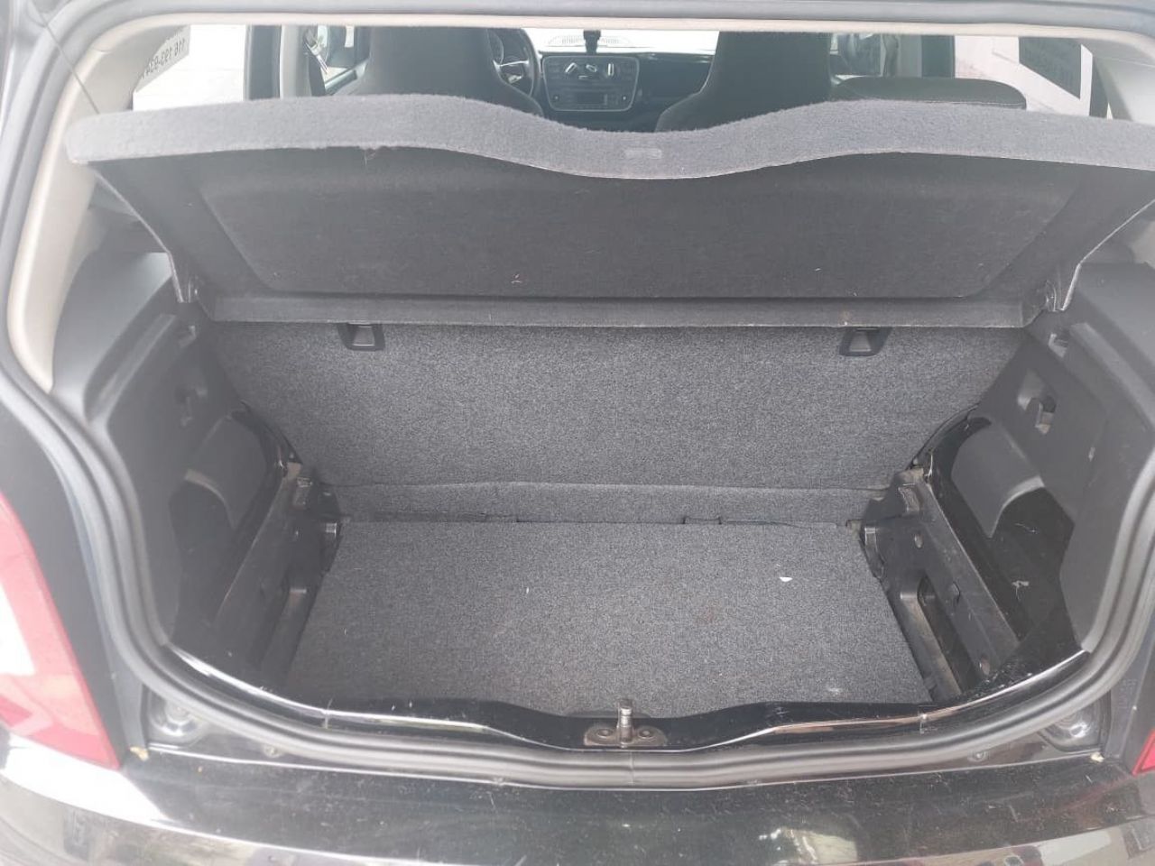 Volkswagen UP Usado Financiado en Buenos Aires, deRuedas