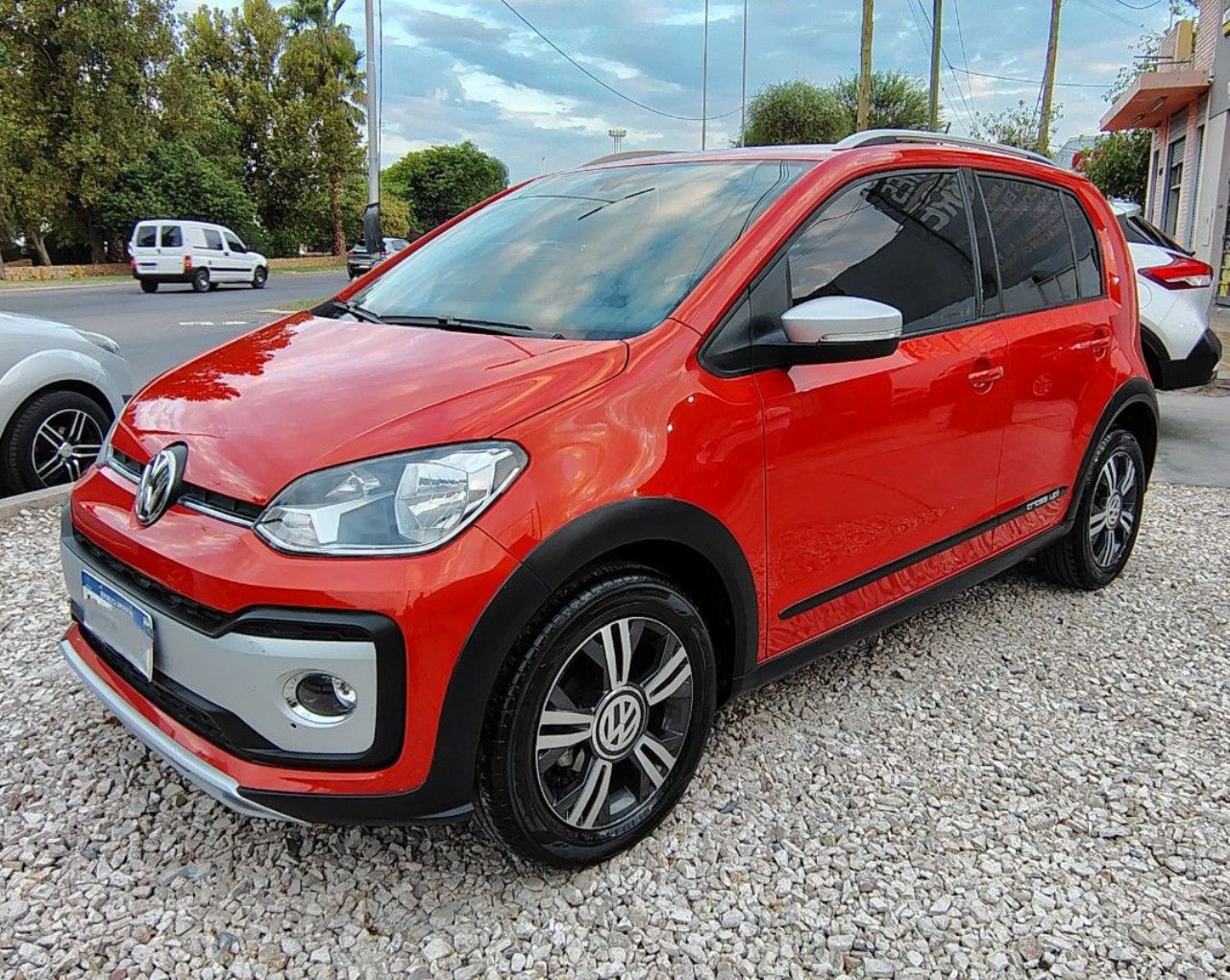 Volkswagen UP Usado Financiado en San Juan, deRuedas